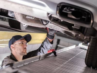 Riconsegna auto post revisione Meccanico consegna auto dopo la revisione